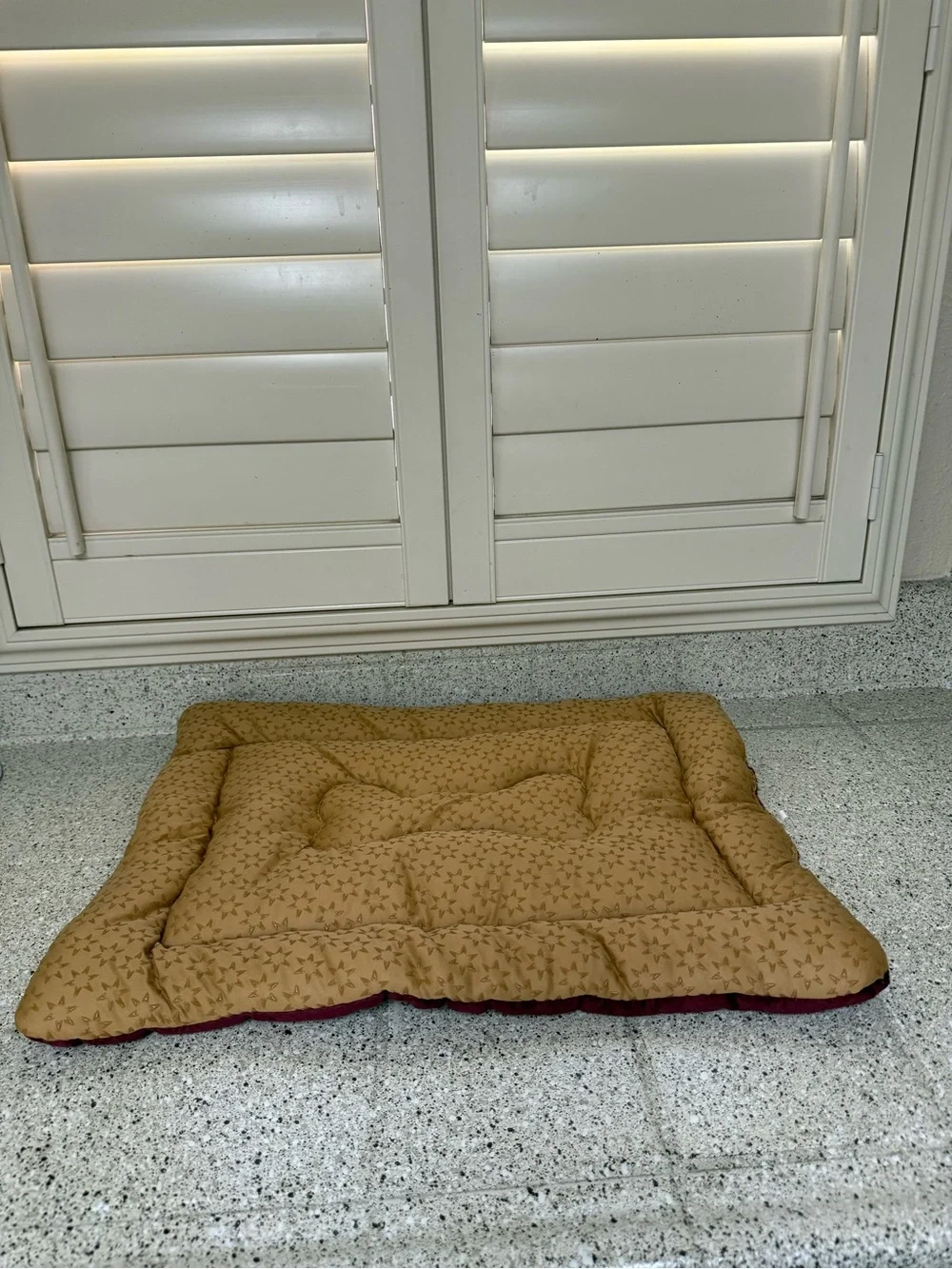 NEW Plush Reversible Burgundy & Gold Dog Bed 24 X 18
